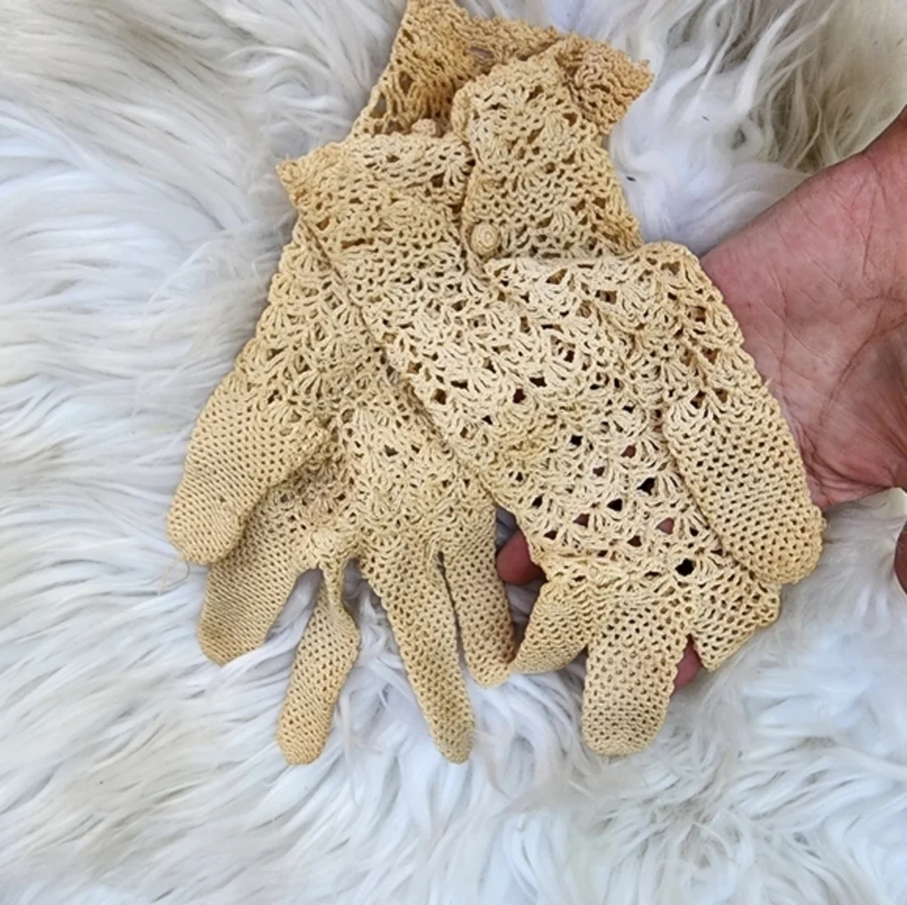Vintage Cream Crochet Gloves Size 7 Openwork Lace Bridal Tea Party Cottagecore M